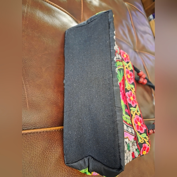 Floral Embroidered Women's Bag - Picture 4 of 14